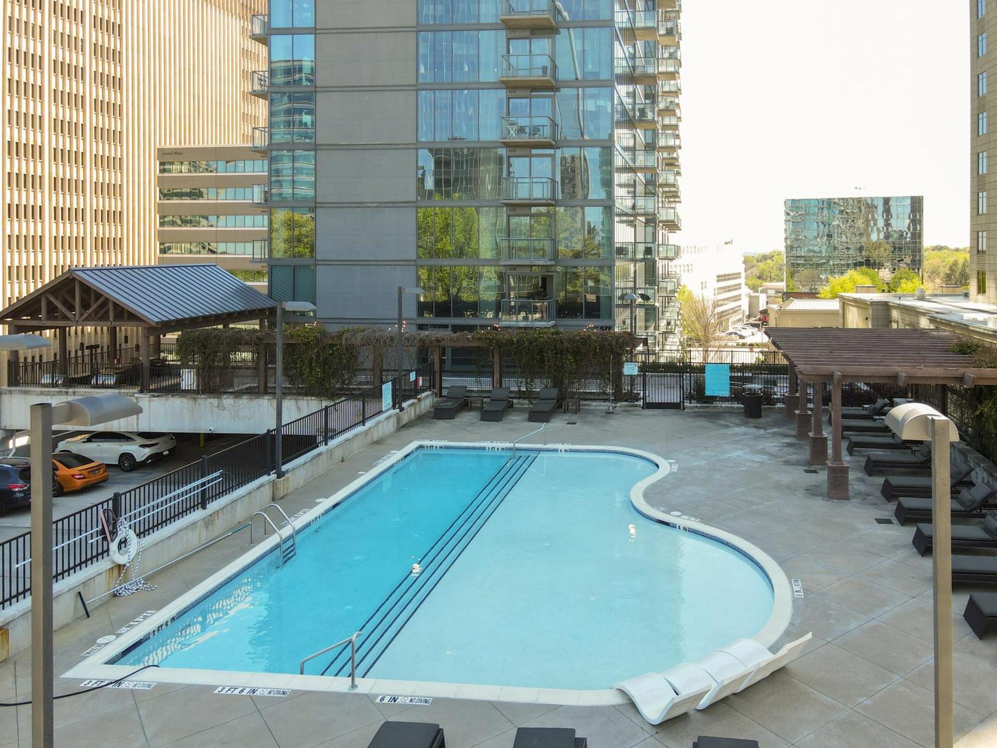 High Rise W Skyline View Pvt Balcony N Concierge * Atlanta